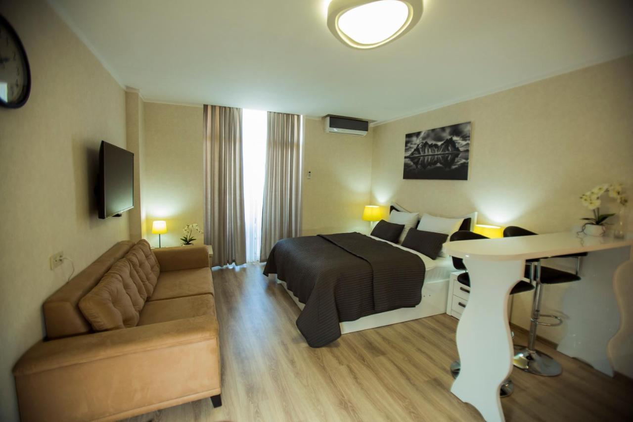 Aparthotel Holiday Lux באטומי מראה חיצוני תמונה