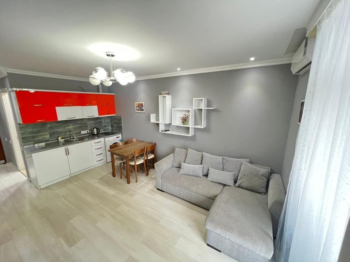 Aparthotel Holiday Lux באטומי מראה חיצוני תמונה