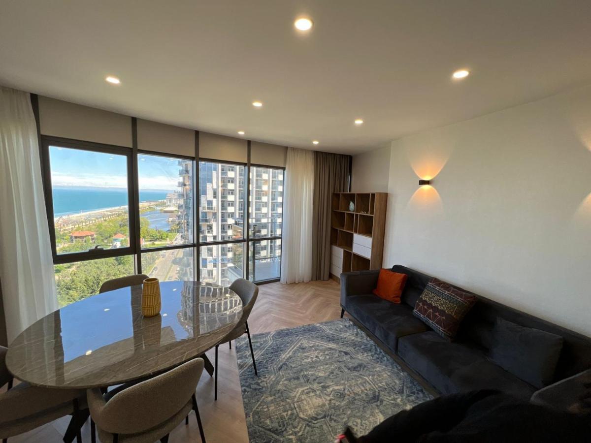 Aparthotel Holiday Lux באטומי מראה חיצוני תמונה