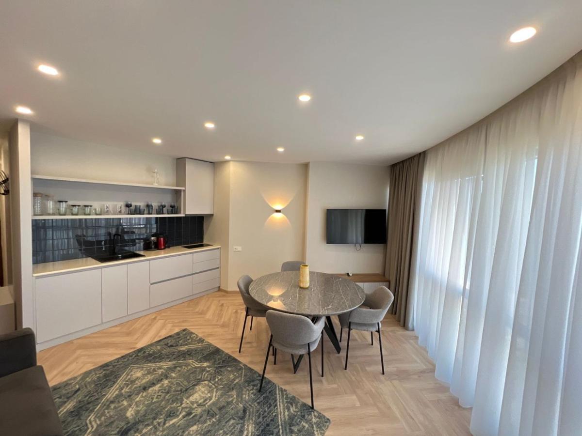 Aparthotel Holiday Lux באטומי מראה חיצוני תמונה
