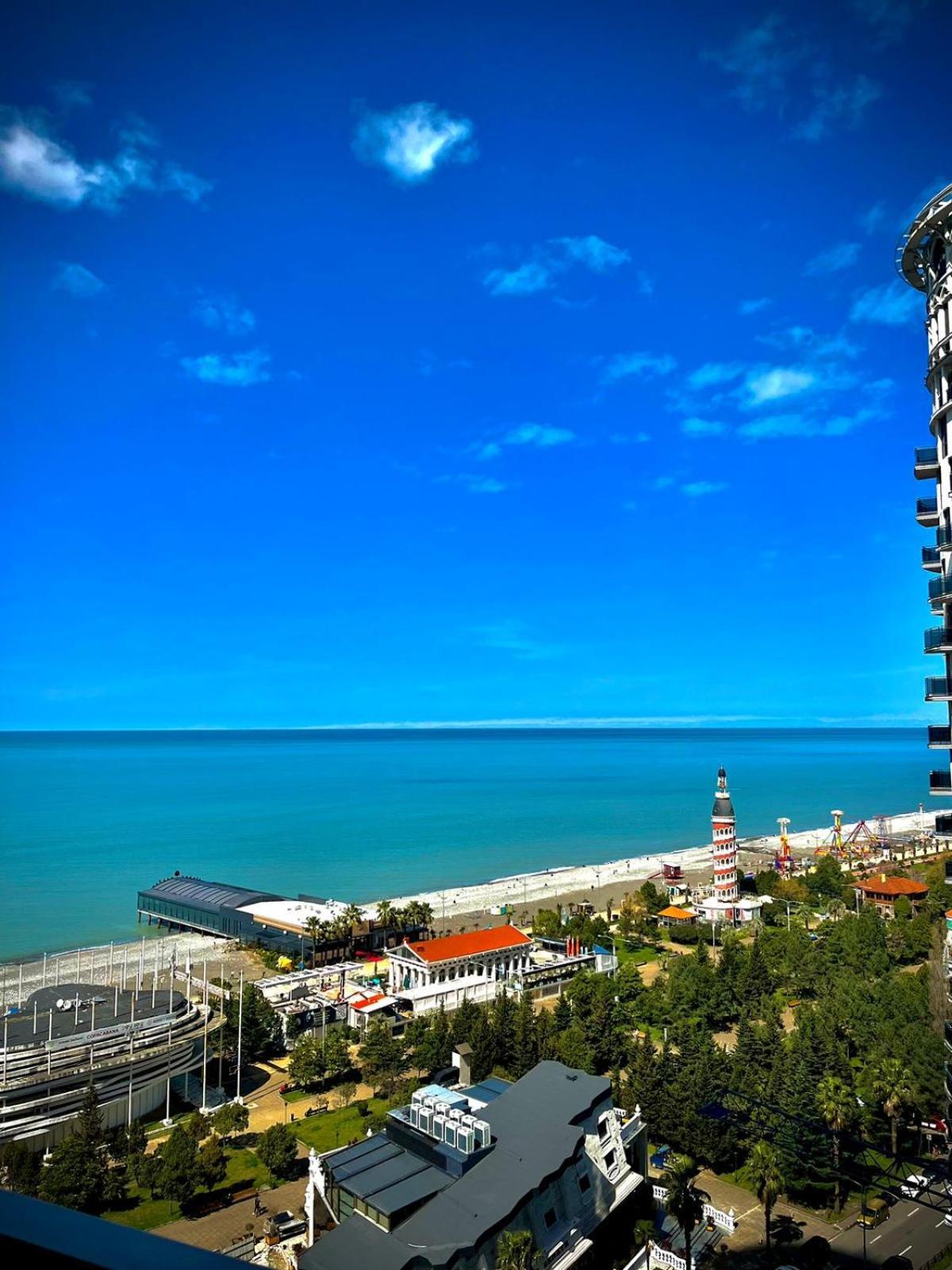 Aparthotel Holiday Lux באטומי מראה חיצוני תמונה