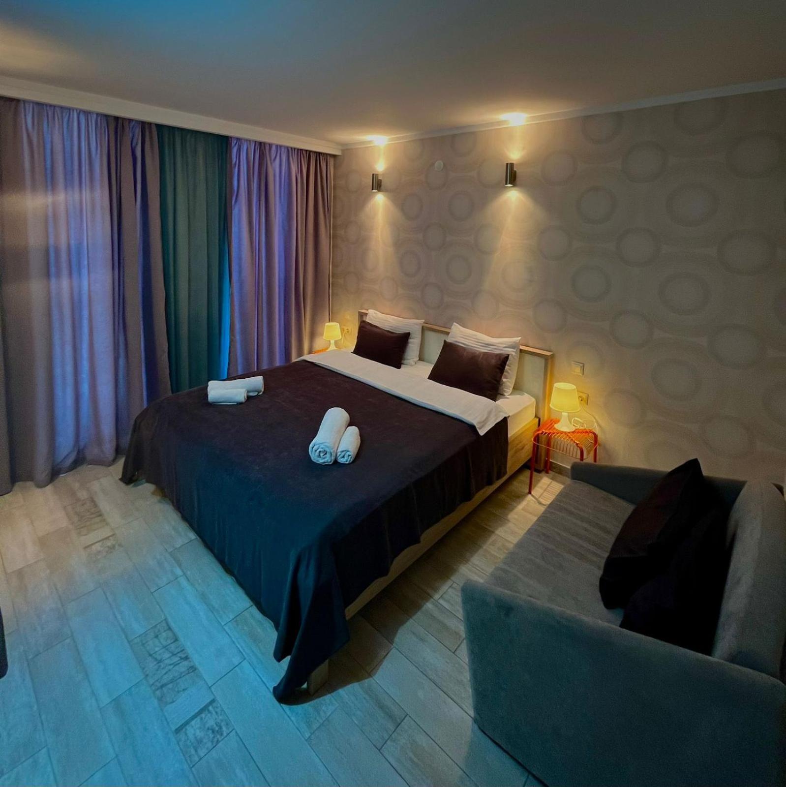 Aparthotel Holiday Lux באטומי מראה חיצוני תמונה