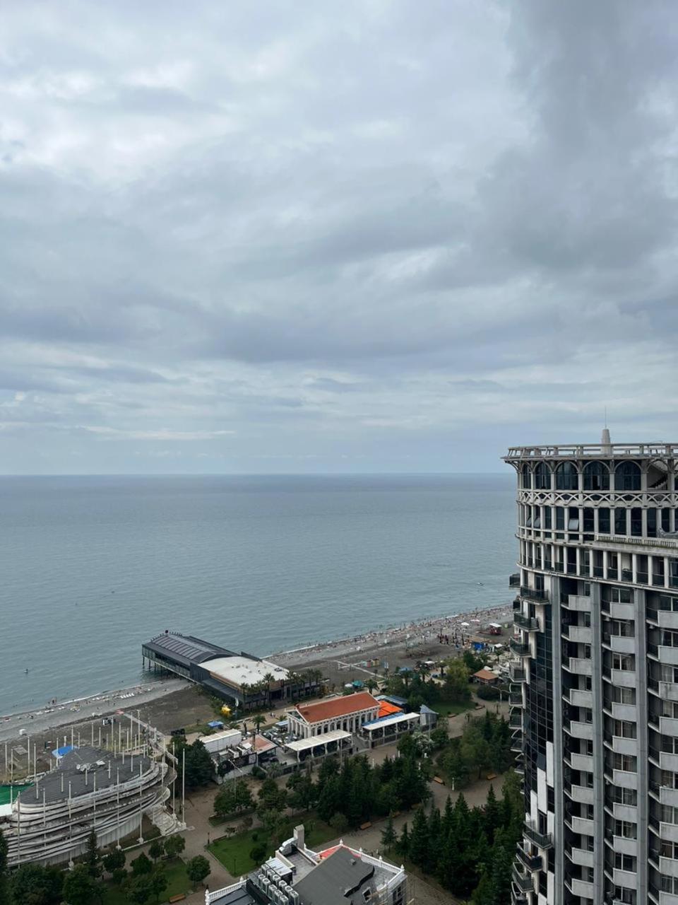 Aparthotel Holiday Lux באטומי מראה חיצוני תמונה