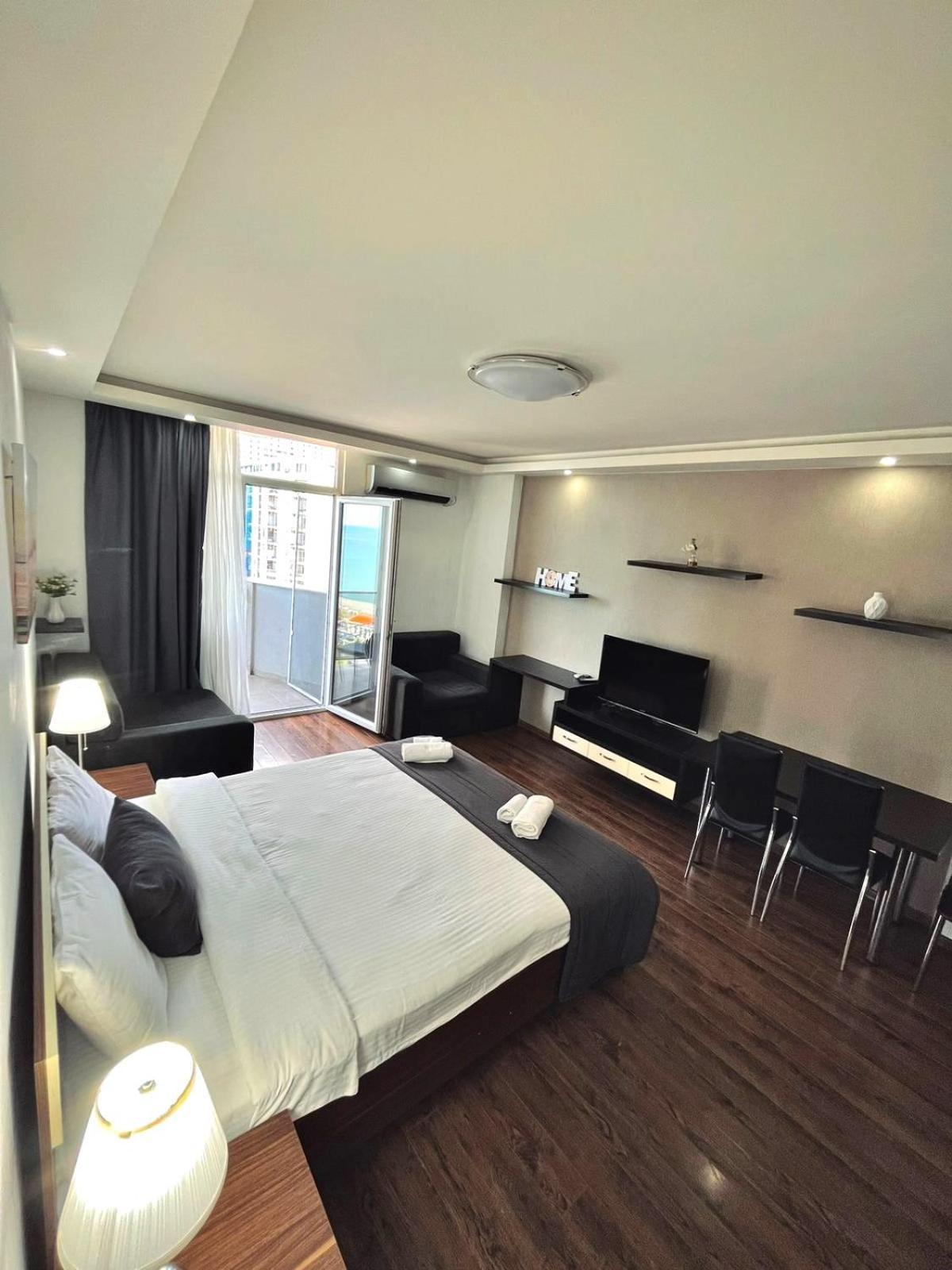 Aparthotel Holiday Lux באטומי מראה חיצוני תמונה