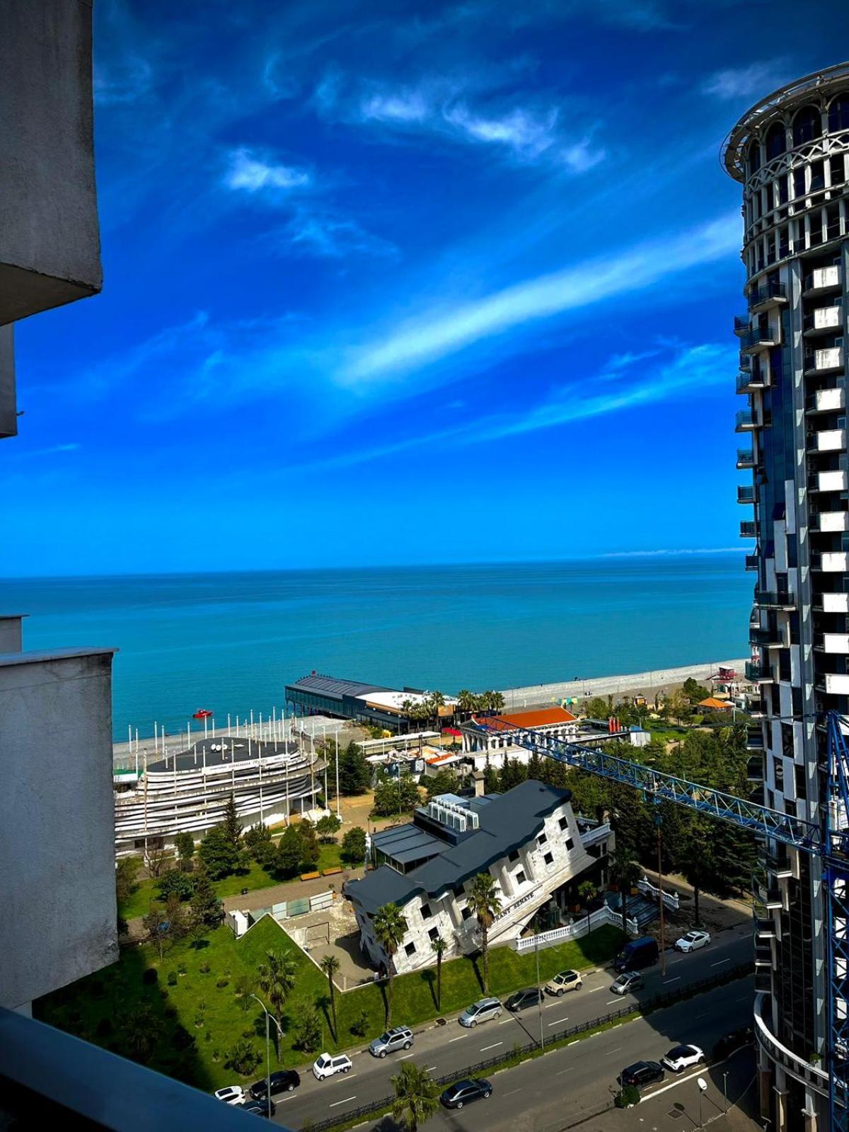 Aparthotel Holiday Lux באטומי מראה חיצוני תמונה
