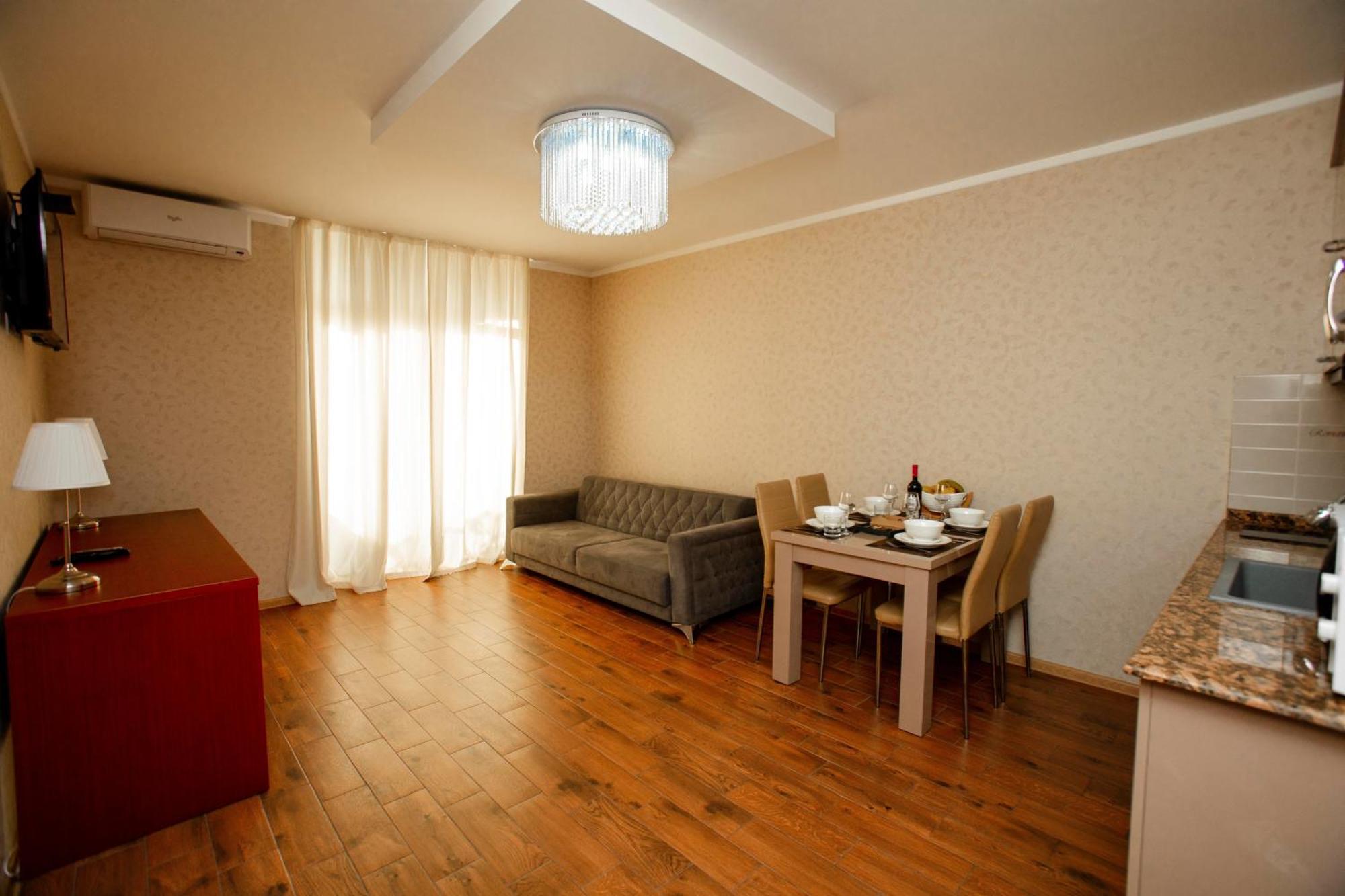 Aparthotel Holiday Lux באטומי מראה חיצוני תמונה