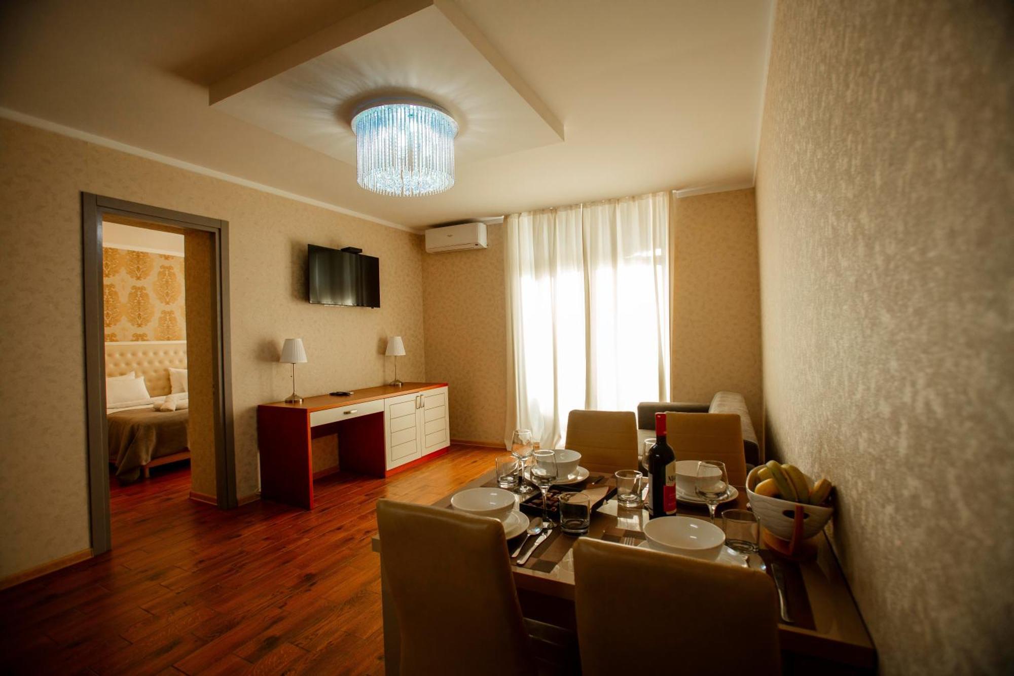 Aparthotel Holiday Lux באטומי מראה חיצוני תמונה