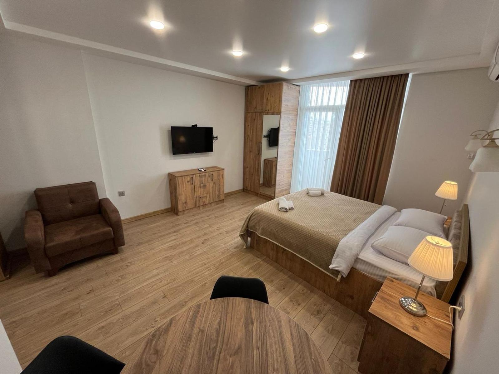 Aparthotel Holiday Lux באטומי מראה חיצוני תמונה