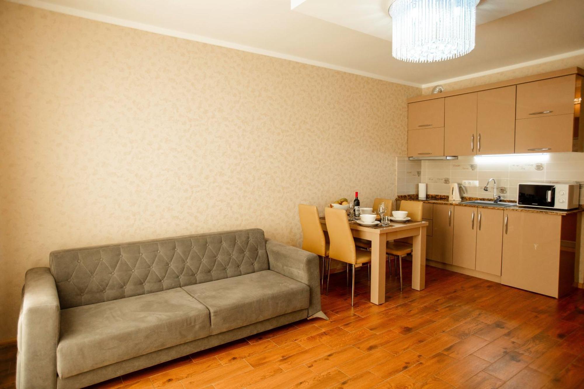 Aparthotel Holiday Lux באטומי מראה חיצוני תמונה