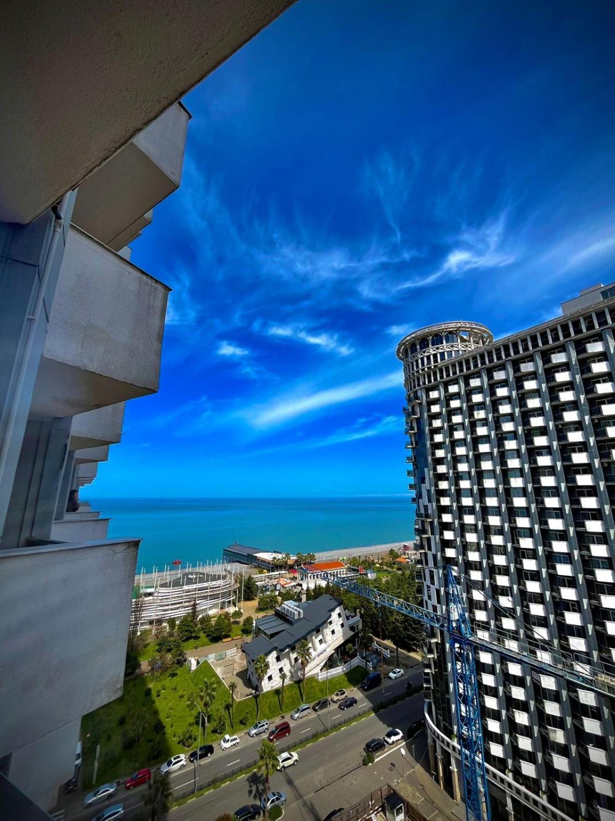 Aparthotel Holiday Lux באטומי מראה חיצוני תמונה