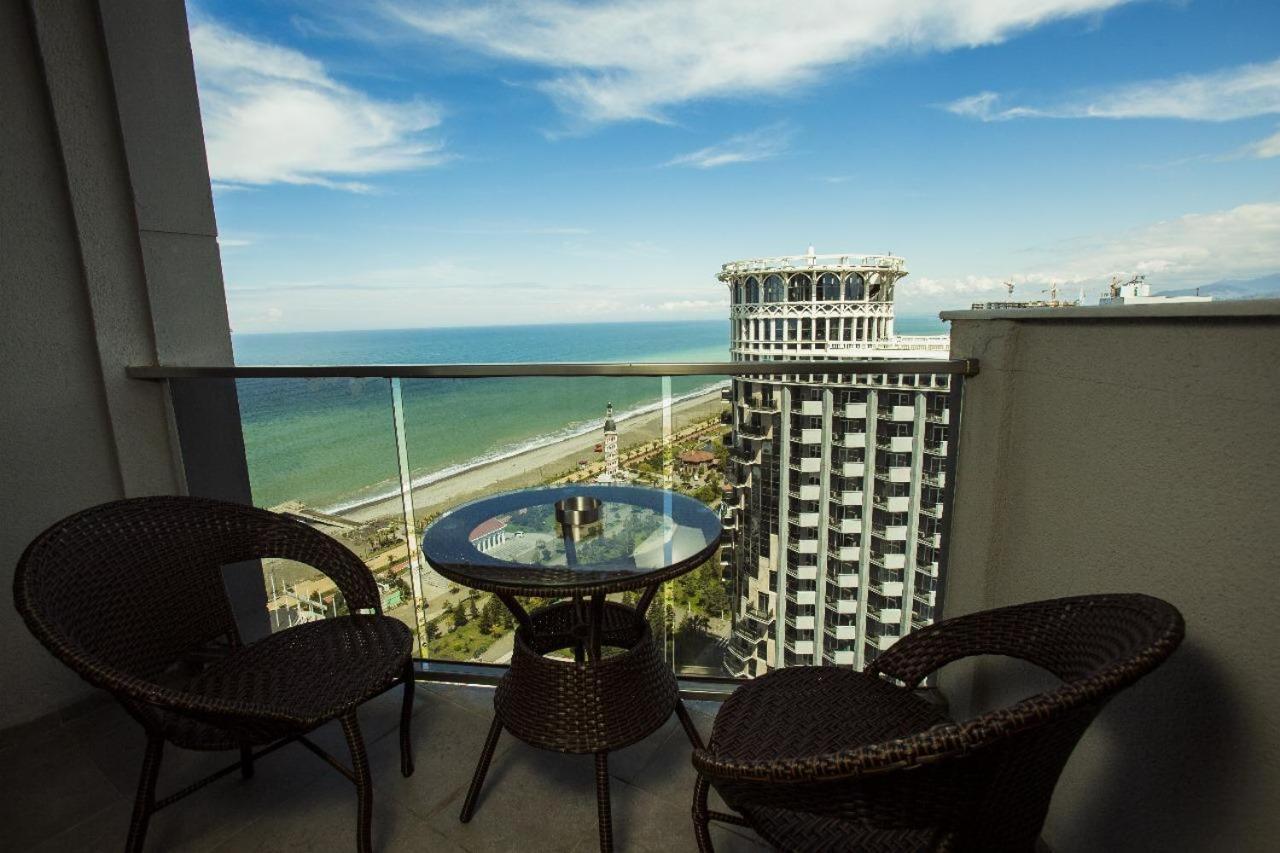 Aparthotel Holiday Lux באטומי מראה חיצוני תמונה