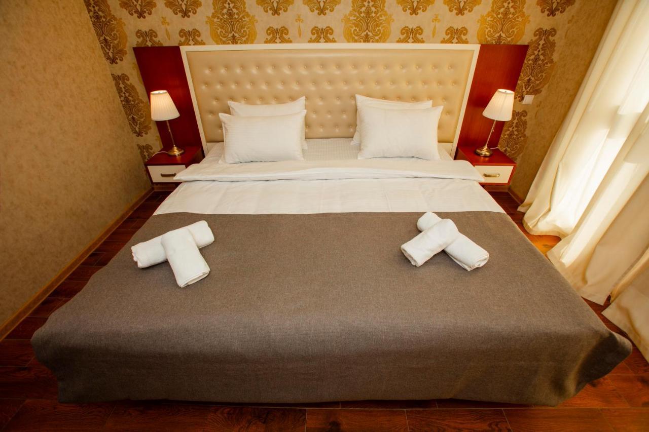 Aparthotel Holiday Lux באטומי מראה חיצוני תמונה