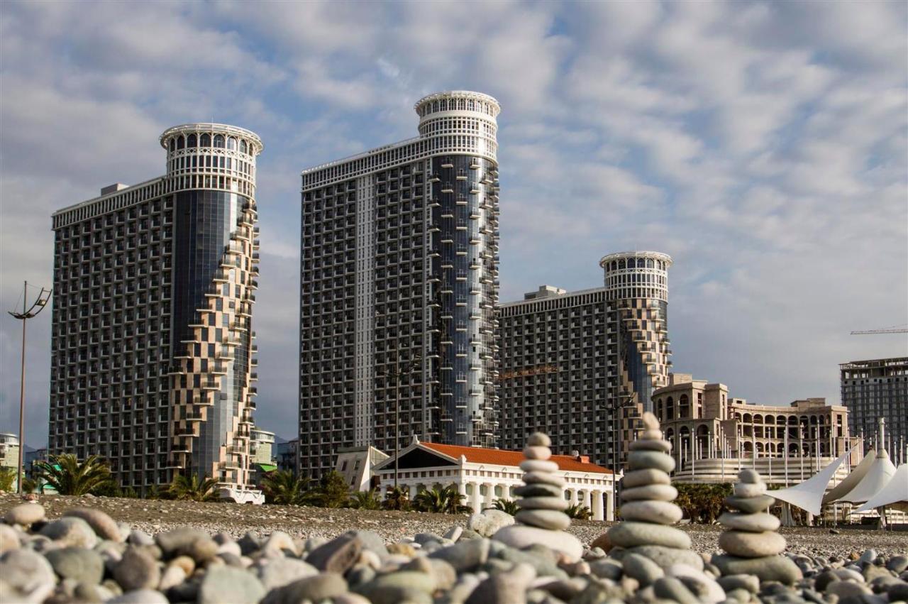Aparthotel Holiday Lux באטומי מראה חיצוני תמונה