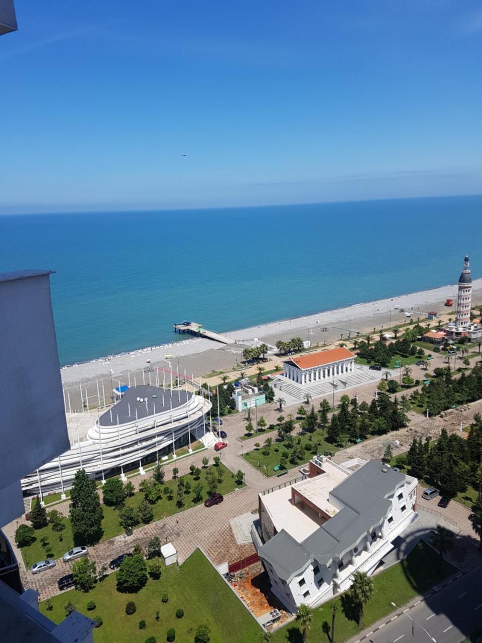 Aparthotel Holiday Lux באטומי מראה חיצוני תמונה