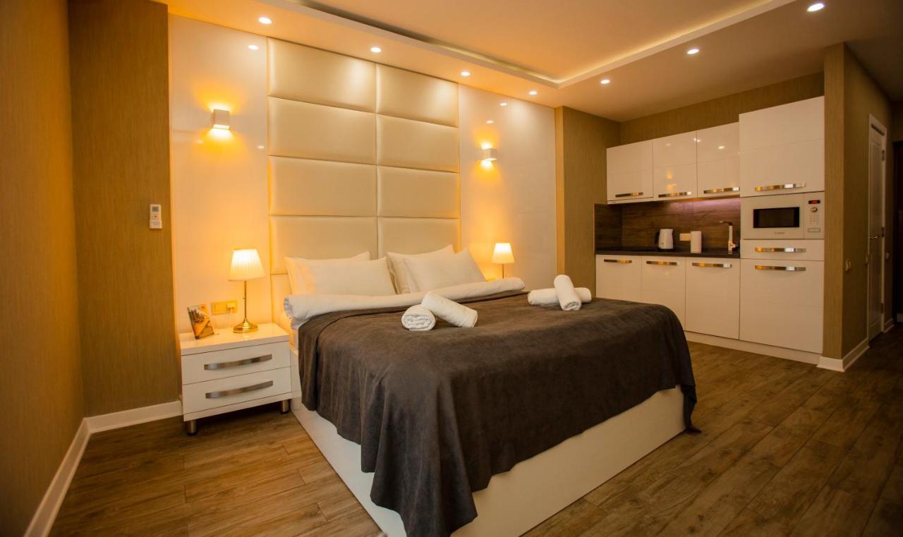 Aparthotel Holiday Lux באטומי מראה חיצוני תמונה
