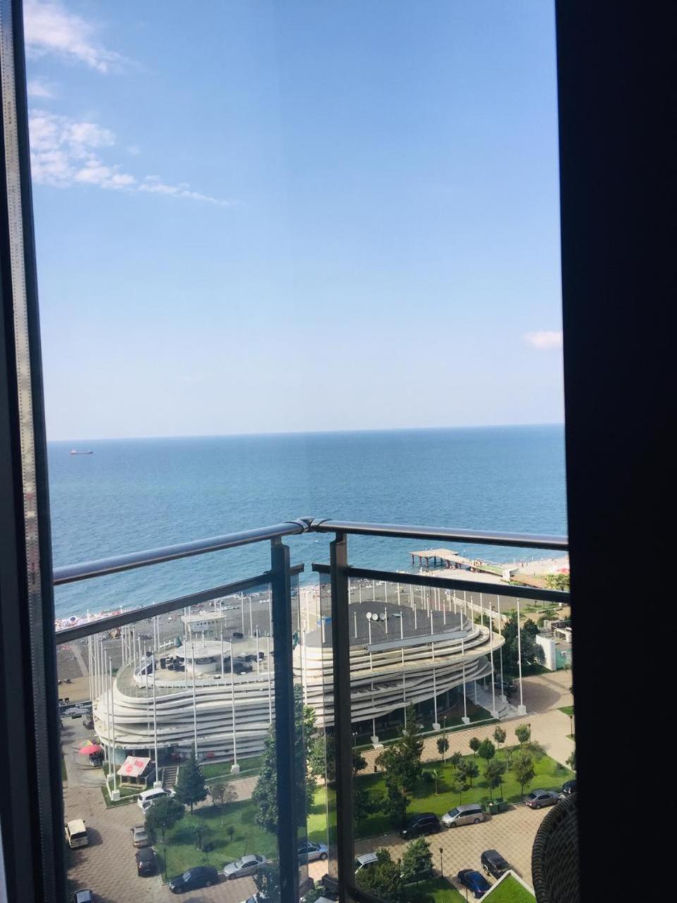 Aparthotel Holiday Lux באטומי מראה חיצוני תמונה